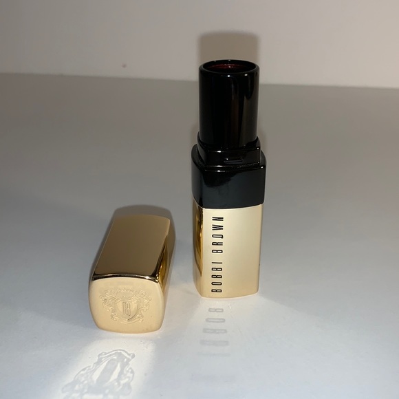 28 Parisian Red Bobbi Brown Luxe Lip Color - Picture 4 of 13